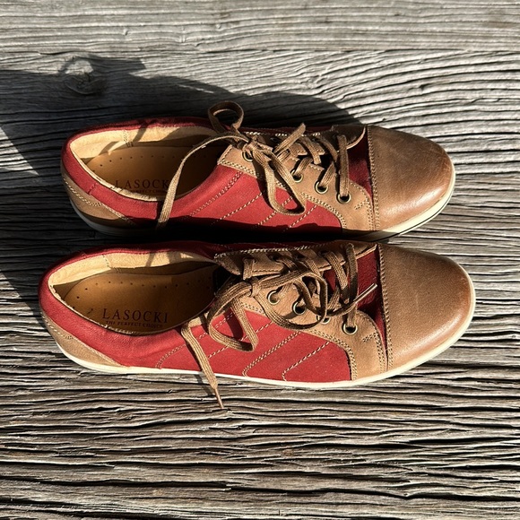 Leather and suede walking shoes - Picture 4 of 8